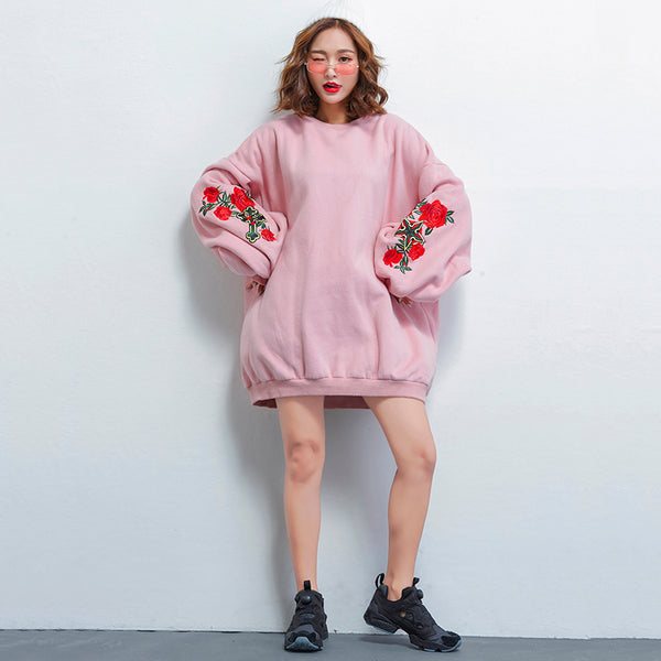 Oversize Embroidery Padded Sweatshirt [Pre-Order] Color: Black/Pink - One Size 577942129885#3990383806777