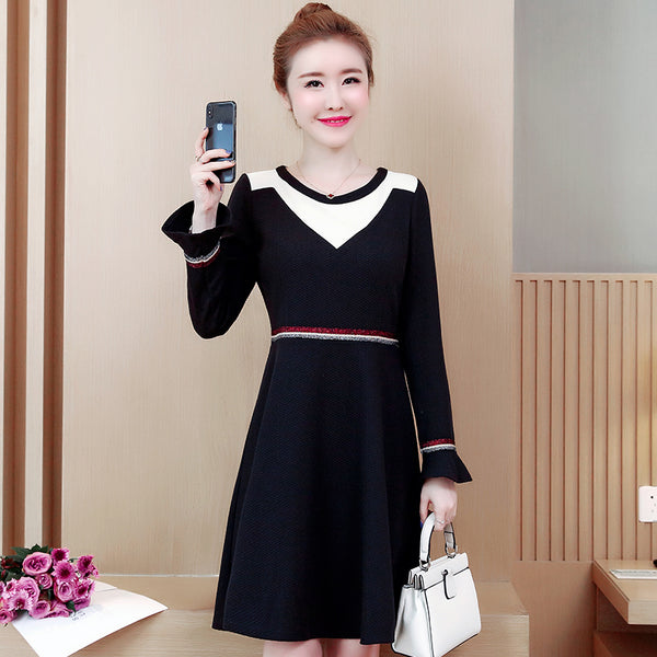 Plus-Size V-Neck Fit & Flare Dress 582963813274#3920731397101 582963813274#3920731397100 582963813274#3920731397102 582963813274#3920731397099 582963813274#3920731397098